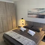 Seaside Escape Apartment *