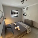 Seaside Escape Apartment *